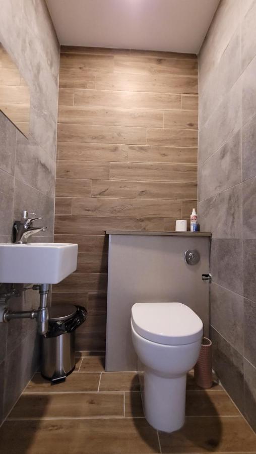 Stylish - Modern - Large Terrace - 2 Bed - 200 M From Sea - Fully Air Con Apartman San Pawl il-Baħar Kültér fotó